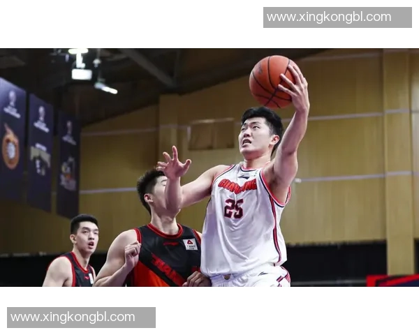 粤澳杯首回合广东开门红,恒大足校队伍将向职业赛场发起冲击 粤澳杯首回合广东开门红,恒大足校队伍将向职业赛场发起冲击